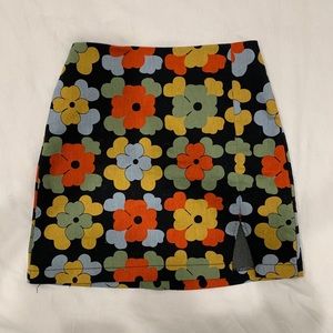 URBAN OUTFITTERS MINI SKIRT.